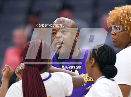 Thumbnail 1 in La Salle vs. Oakland Tech (CIF State D3 Final) photogallery.