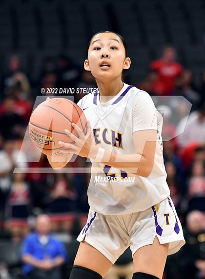 Thumbnail 2 in La Salle vs. Oakland Tech (CIF State D3 Final) photogallery.