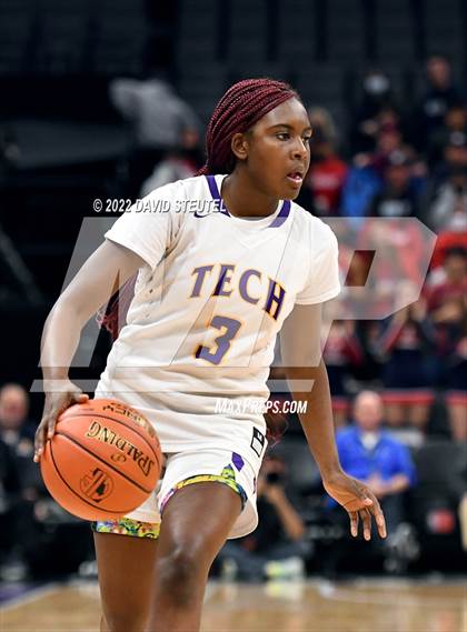 Thumbnail 3 in La Salle vs. Oakland Tech (CIF State D3 Final) photogallery.
