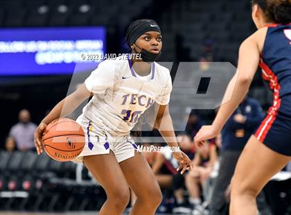 Thumbnail 3 in La Salle vs. Oakland Tech (CIF State D3 Final) photogallery.