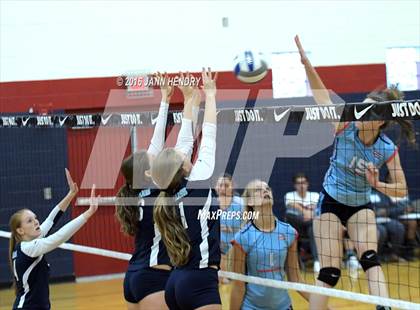 Thumbnail 1 in Ralston Valley vs. Marymount (Durango Fall Classic) photogallery.