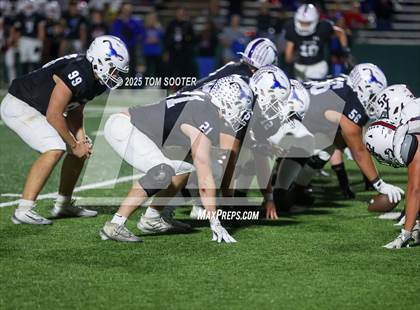 Thumbnail 2 in Liberty vs. Graham (UIL Football 4A D1 Area) photogallery.