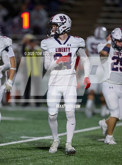 Thumbnail 1 in Liberty vs. Graham (UIL Football 4A D1 Area) photogallery.