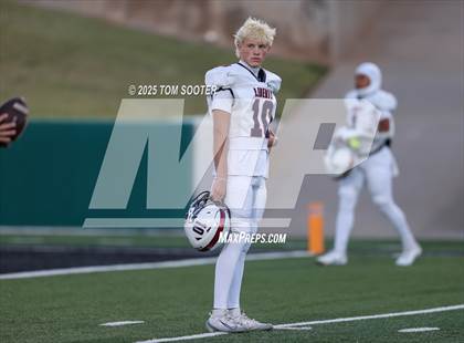 Thumbnail 2 in Liberty vs. Graham (UIL Football 4A D1 Area) photogallery.