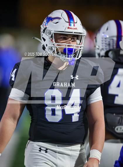 Thumbnail 1 in Liberty vs. Graham (UIL Football 4A D1 Area) photogallery.