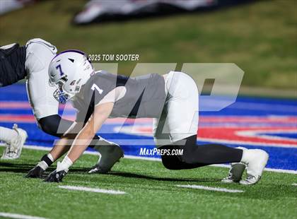 Thumbnail 2 in Liberty vs. Graham (UIL Football 4A D1 Area) photogallery.