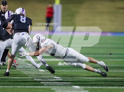 Thumbnail 1 in Liberty vs. Graham (UIL Football 4A D1 Area) photogallery.