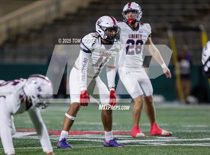 Thumbnail 1 in Liberty vs. Graham (UIL Football 4A D1 Area) photogallery.