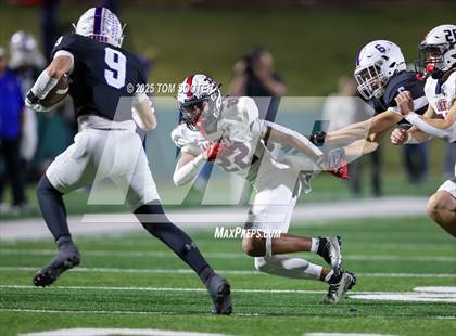 Thumbnail 2 in Liberty vs. Graham (UIL Football 4A D1 Area) photogallery.