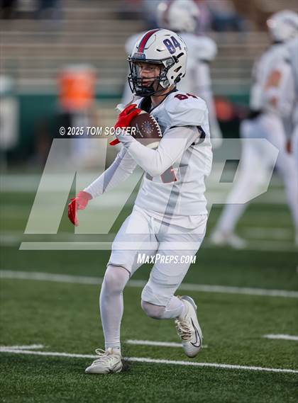 Thumbnail 2 in Liberty vs. Graham (UIL Football 4A D1 Area) photogallery.