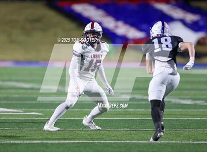 Thumbnail 3 in Liberty vs. Graham (UIL Football 4A D1 Area) photogallery.