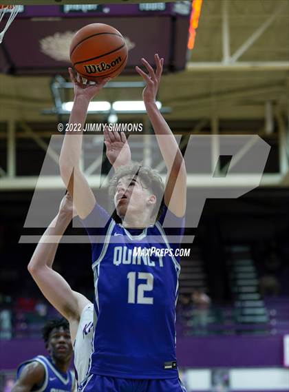 Thumbnail 2 in Quincy @ Collinsville (IHSA 4A Sectional Semifinal) photogallery.