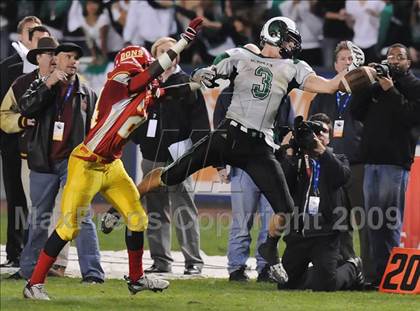 Thumbnail 1 in St. Mary's vs. Cathedral (CIF State D2 Final) photogallery.