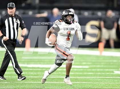 Thumbnail 2 in Union Parish vs. Many (LHSAA Div III Non-Select Final) photogallery.