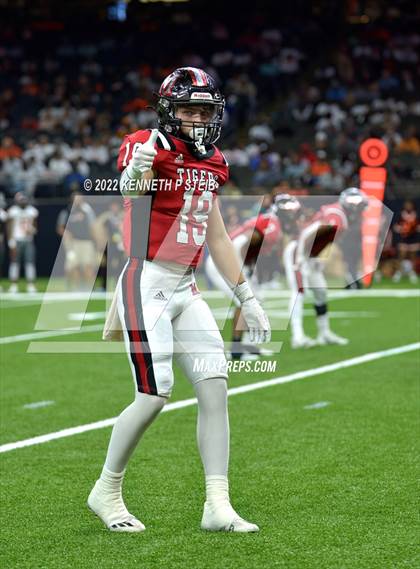 Thumbnail 2 in Union Parish vs. Many (LHSAA Div III Non-Select Final) photogallery.