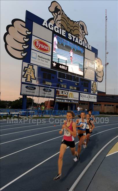 Thumbnail 3 in Nike Outdoor Nationals - Day 1 photogallery.