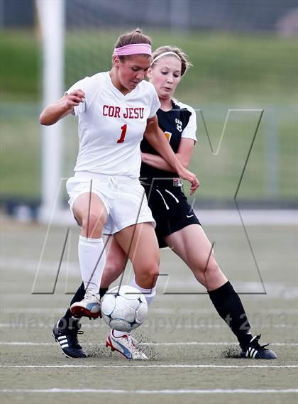 Thumbnail 1 in Oakville vs Cor Jesu Academy (MSHSAA Class 3 District 7 Playoff) photogallery.