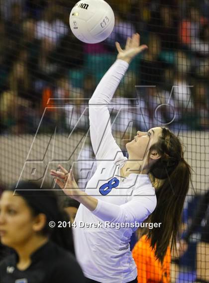 Thumbnail 2 in Valley vs Coal Ridge (CHSAA 3A Playoff) photogallery.