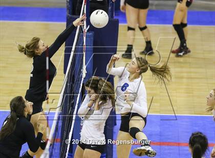 Thumbnail 3 in Valley vs Coal Ridge (CHSAA 3A Playoff) photogallery.