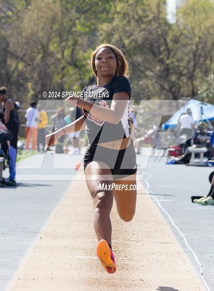 Thumbnail 2 in Johnson C. Smith University Invitational photogallery.