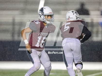 Thumbnail 3 in Pottsboro vs. Jefferson (UIL 3A Bi-District) photogallery.