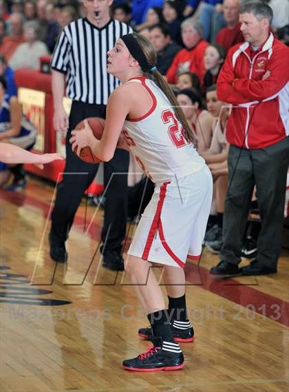 Thumbnail 3 in Cameron vs. Colfax (WIAA D4 Sectional Semi Final)  photogallery.