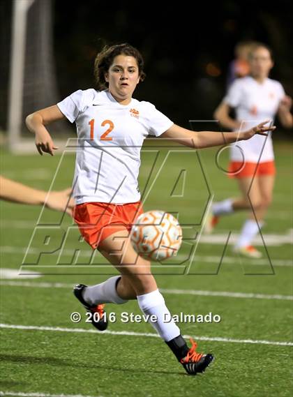 Thumbnail 2 in East Ascenscion vs Mt. Carmel (LHSAA D1 Quarterfinal) photogallery.