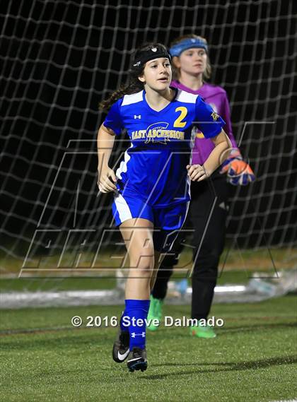 Thumbnail 2 in East Ascenscion vs Mt. Carmel (LHSAA D1 Quarterfinal) photogallery.