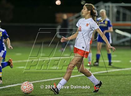Thumbnail 3 in East Ascenscion vs Mt. Carmel (LHSAA D1 Quarterfinal) photogallery.