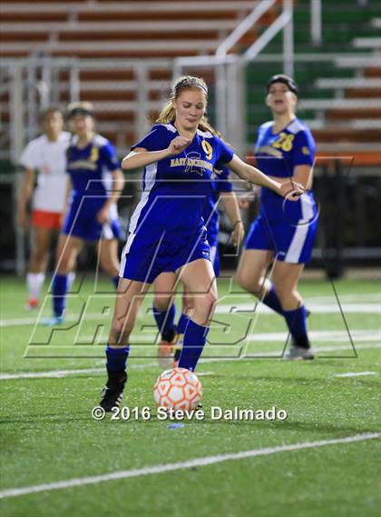 Thumbnail 2 in East Ascenscion vs Mt. Carmel (LHSAA D1 Quarterfinal) photogallery.