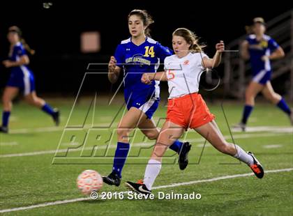 Thumbnail 3 in East Ascenscion vs Mt. Carmel (LHSAA D1 Quarterfinal) photogallery.