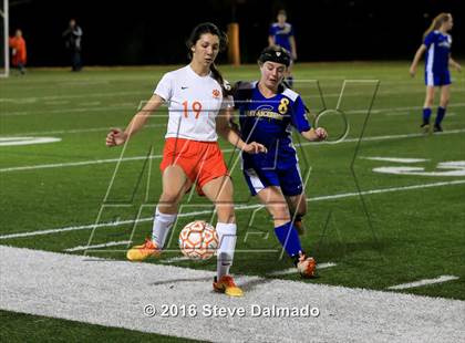 Thumbnail 2 in East Ascenscion vs Mt. Carmel (LHSAA D1 Quarterfinal) photogallery.