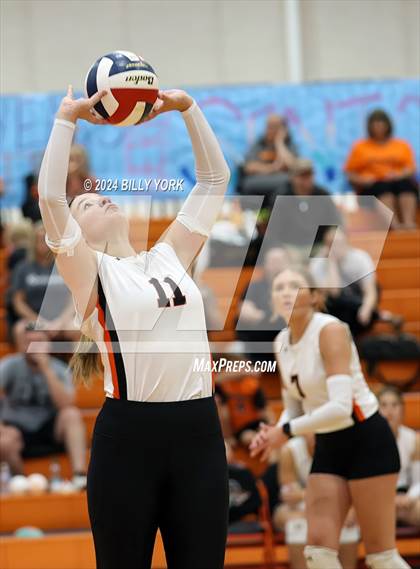 Thumbnail 2 in Grand Saline vs Eustace photogallery.