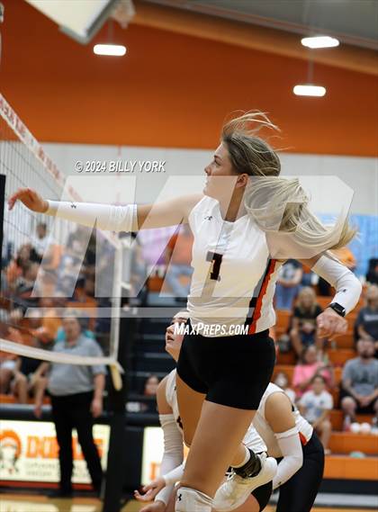 Thumbnail 2 in Grand Saline vs Eustace photogallery.