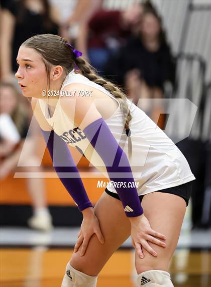 Thumbnail 2 in Grand Saline vs Eustace photogallery.