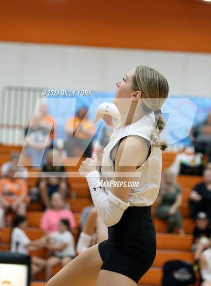 Thumbnail 2 in Grand Saline vs Eustace photogallery.