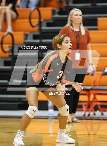 Thumbnail 2 in Grand Saline vs Eustace photogallery.