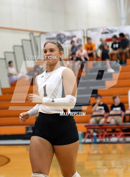 Thumbnail 2 in Grand Saline vs Eustace photogallery.