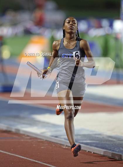 Thumbnail 3 in CIF State Track and Field Championship (Girls 4x400 Relay) photogallery.