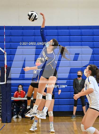 Thumbnail 3 in Terra Linda vs. West County photogallery.
