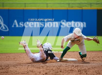 Thumbnail 3 in Overton vs. Collinsville (UIL Baseball 2A D2 Final) photogallery.