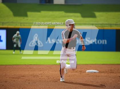 Thumbnail 1 in Overton vs. Collinsville (UIL Baseball 2A D2 Final) photogallery.