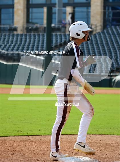 Thumbnail 2 in Overton vs. Collinsville (UIL Baseball 2A D2 Final) photogallery.