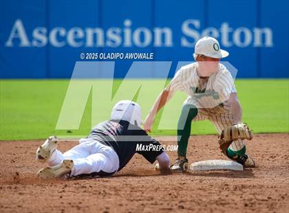 Thumbnail 2 in Overton vs. Collinsville (UIL Baseball 2A D2 Final) photogallery.