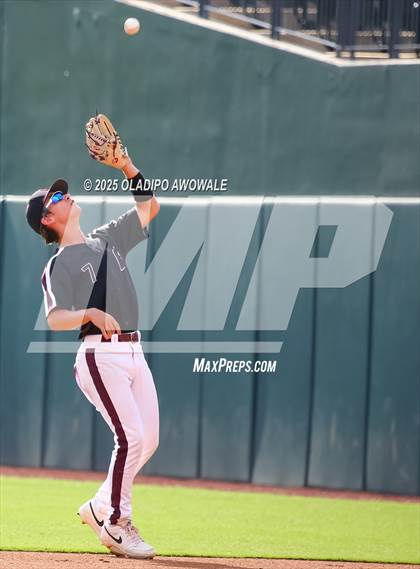 Thumbnail 2 in Overton vs. Collinsville (UIL Baseball 2A D2 Final) photogallery.