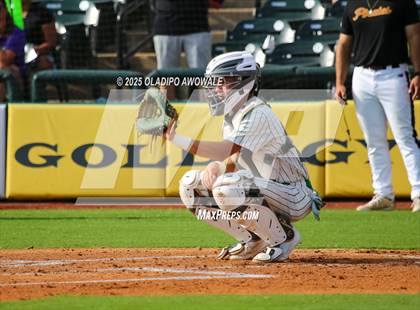 Thumbnail 1 in Overton vs. Collinsville (UIL Baseball 2A D2 Final) photogallery.