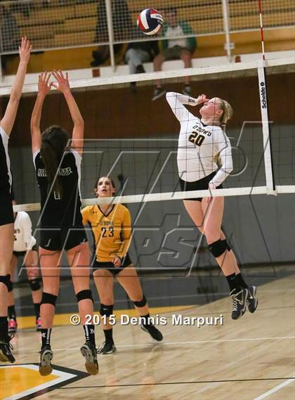 Thumbnail 3 in Bishop O'Dowd vs. Miramonte (CIF NCS D3 2nd Round) photogallery.