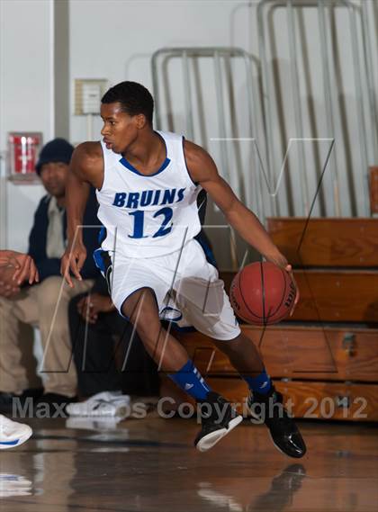 Thumbnail 2 in East Union vs. Bear Creek (Bruin Shootout) photogallery.