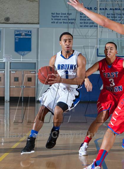 Thumbnail 2 in East Union vs. Bear Creek (Bruin Shootout) photogallery.