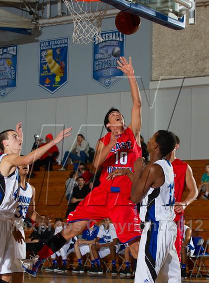 Thumbnail 1 in East Union vs. Bear Creek (Bruin Shootout) photogallery.